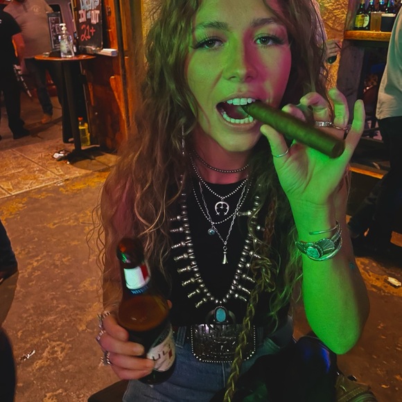 Meet your Posher, Maggie - Picture 10 of 14